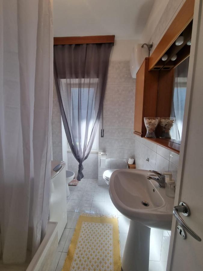 Ultimo Piano Con Parcheggio Apartment Trieste Luaran gambar