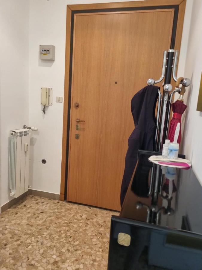 Ultimo Piano Con Parcheggio Apartment Trieste Luaran gambar