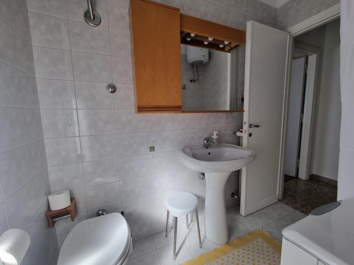 Ultimo Piano Con Parcheggio Apartment Trieste Luaran gambar