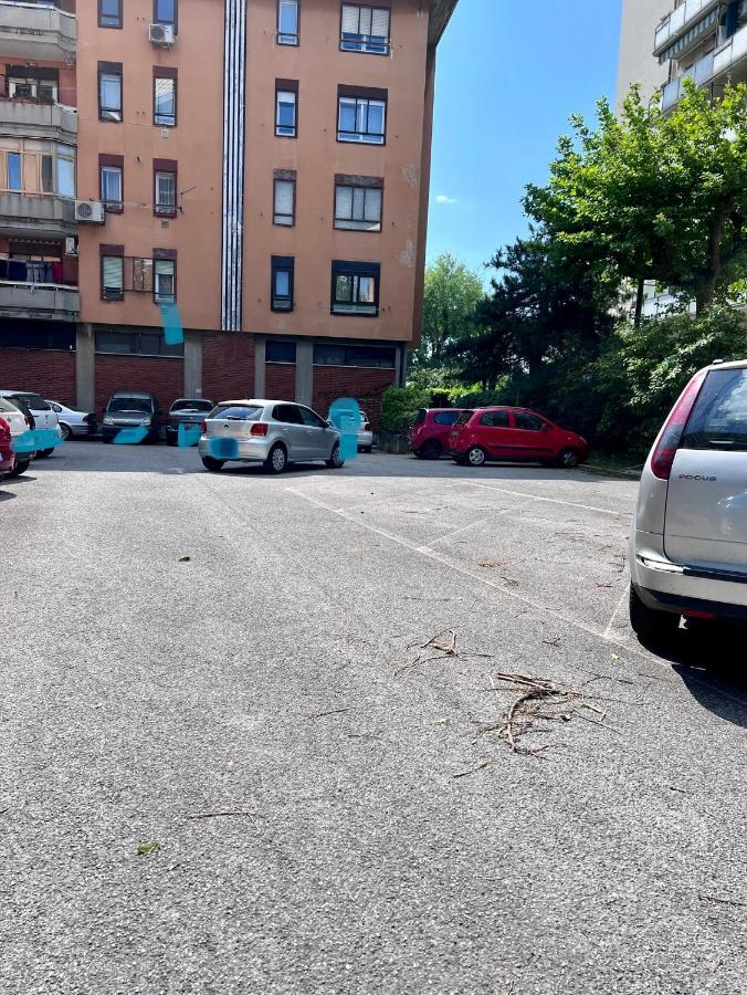 Ultimo Piano Con Parcheggio Apartment Trieste Luaran gambar