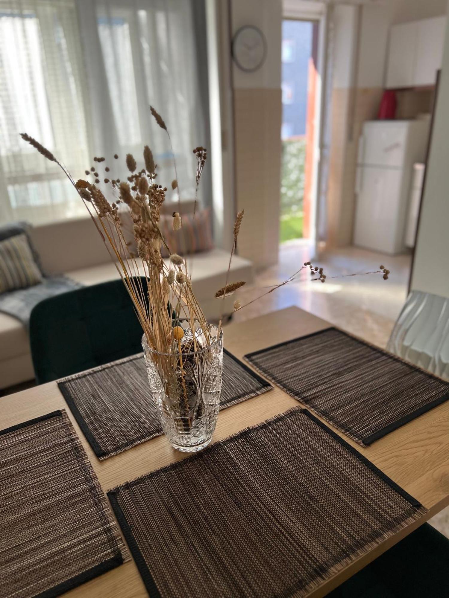 Ultimo Piano Con Parcheggio Apartment Trieste Luaran gambar