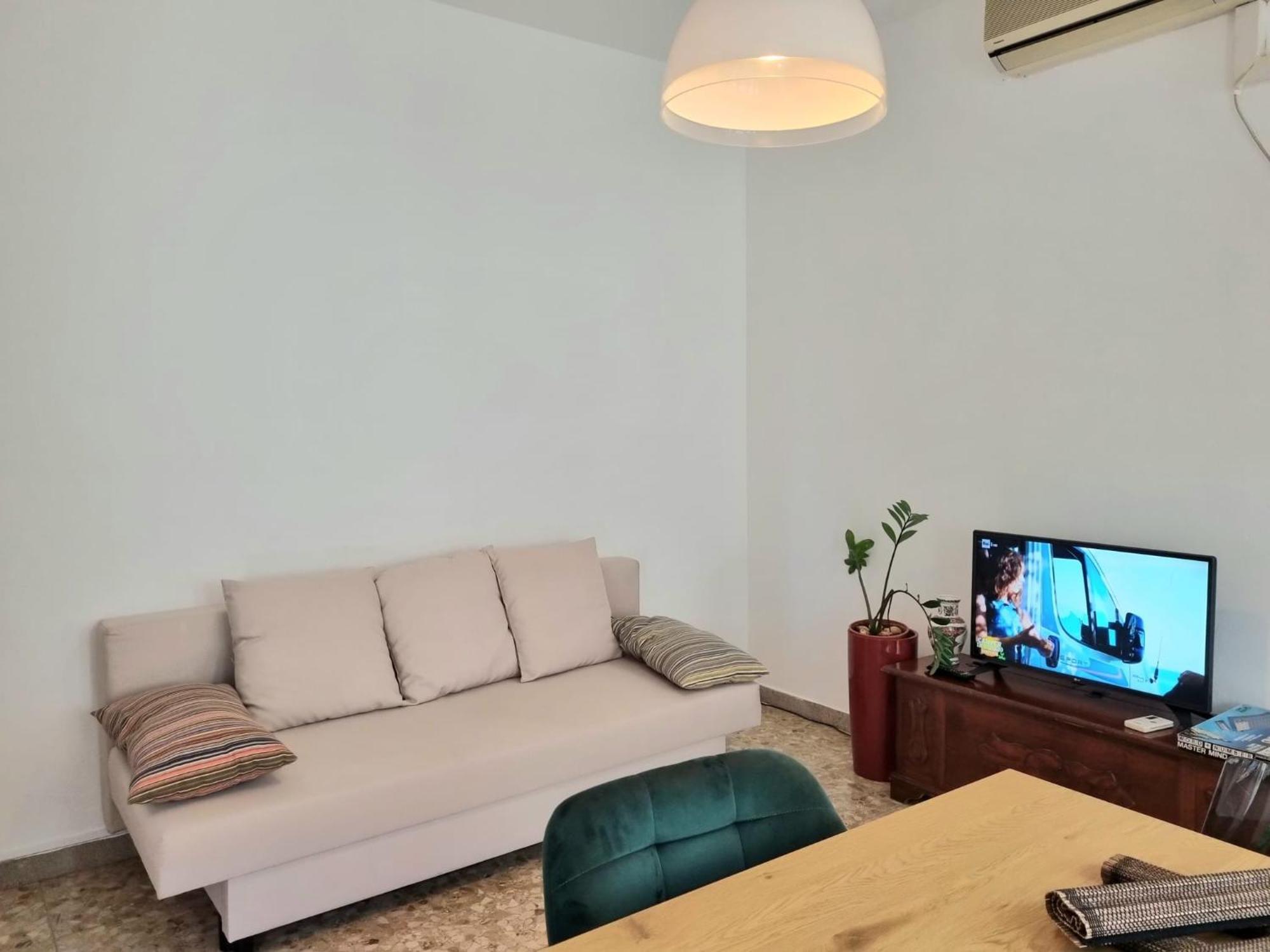 Ultimo Piano Con Parcheggio Apartment Trieste Luaran gambar