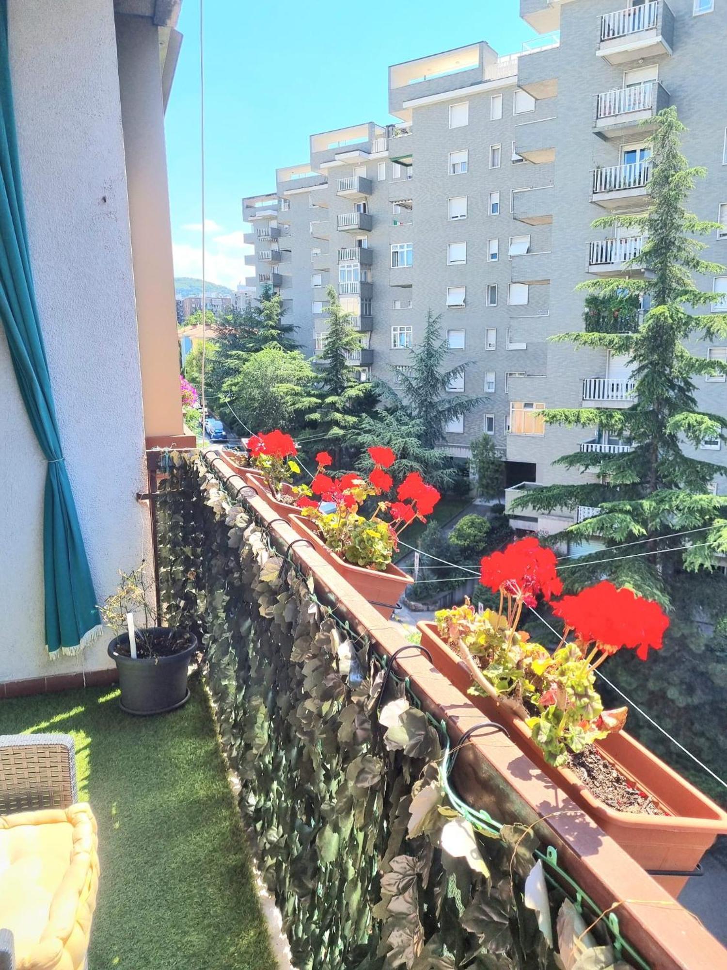 Ultimo Piano Con Parcheggio Apartment Trieste Luaran gambar